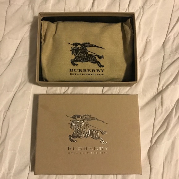 BURBERRY Heart Coin Purse - STILL AVAILABLE - Picture 6 of 7